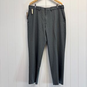 Haggar Straight Fit Men Corpcore Career Dress Pants Size 38X30 Gray Professional